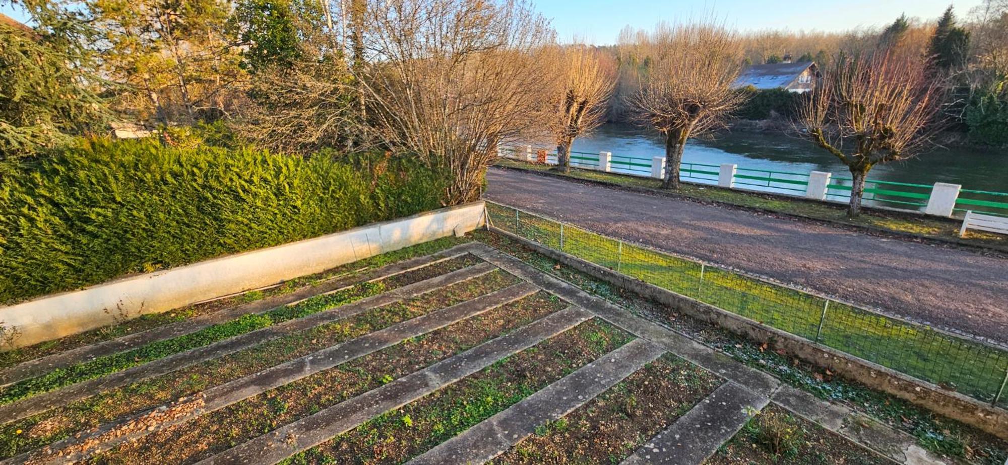 Pavillon Avec Jardin Clos Au Bord De L'Yonne Coulanges-sur-Yonne Ngoại thất bức ảnh