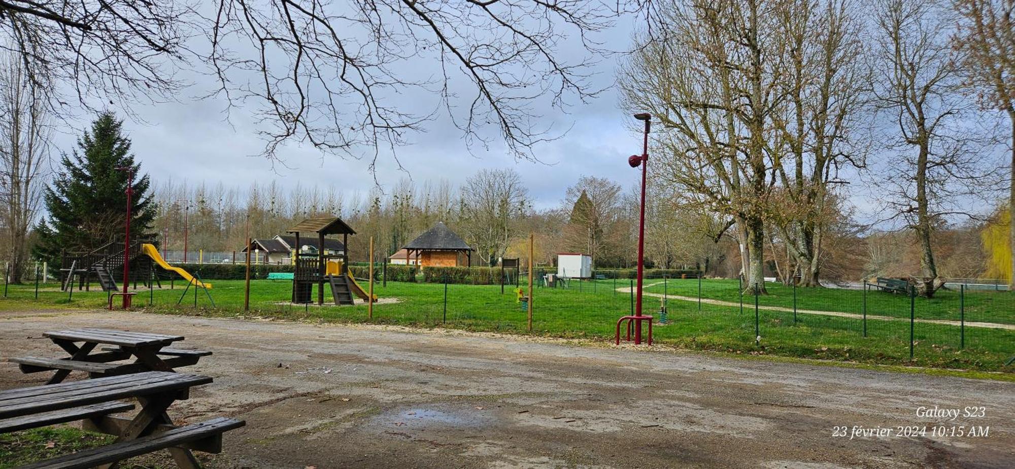 Pavillon Avec Jardin Clos Au Bord De L'Yonne Coulanges-sur-Yonne Ngoại thất bức ảnh